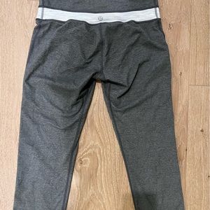 Lululemon size 6 grey capri leggings